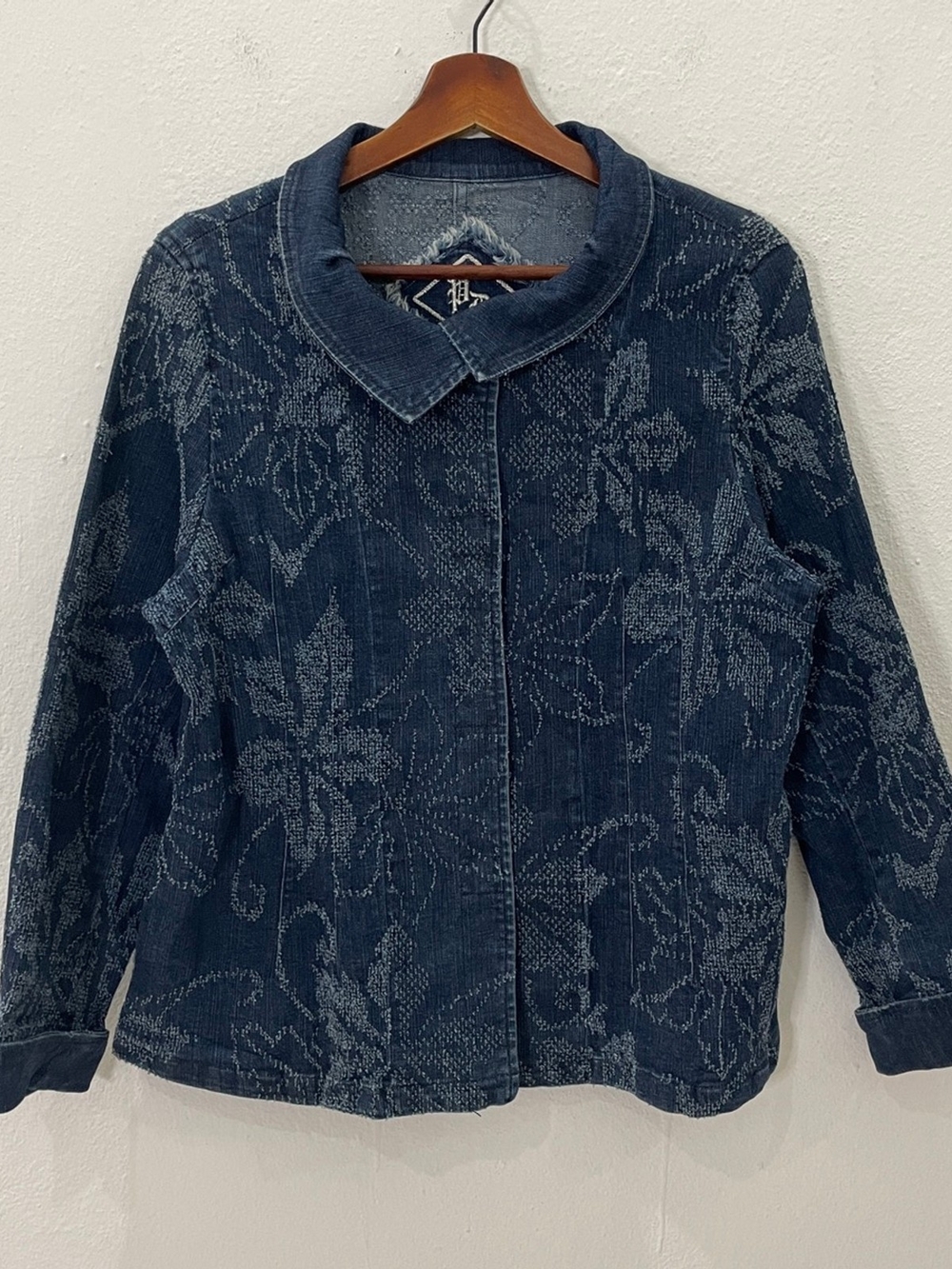 Rare Find !! Japanese Dark Blue Floral Motif Denim Jacket